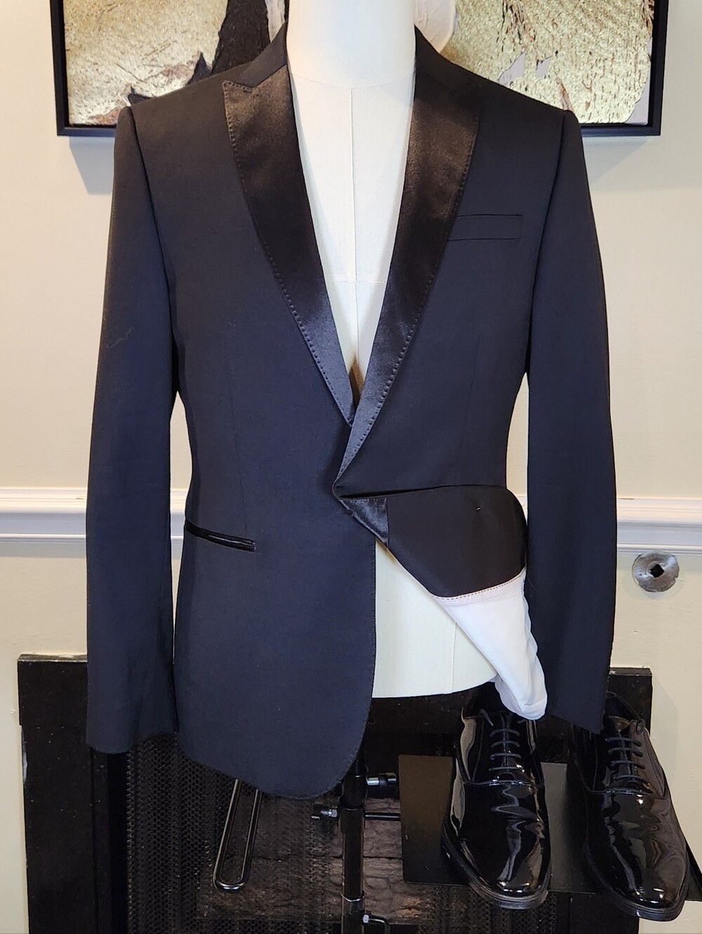 EXPRESS Black Satin Lapel Tuxedo Jacket Size 38 Short